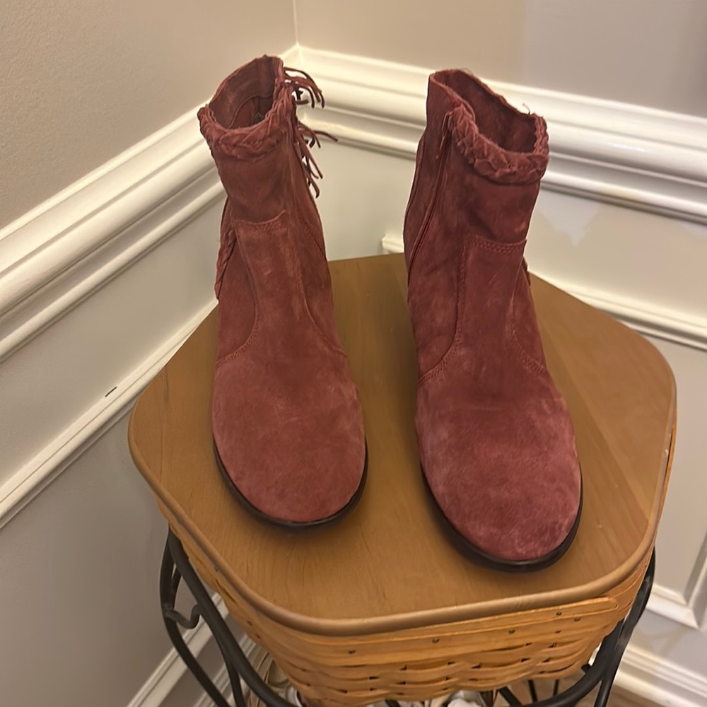 Red boots